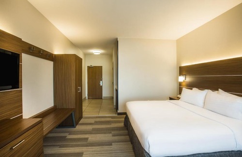 Cedar City Hotel | Holiday Inn Express Hotel & Suites Cedar City by IHG