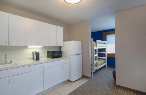 Howe Hotel | Holiday Inn Express Hotel Howe/Sturgis by IHG