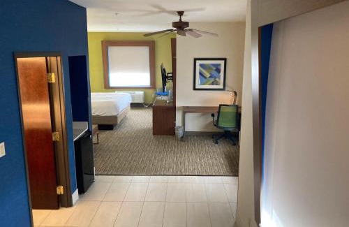 Abilene Hotel | Holiday Inn Express Hotel & Suites Abilene Mall South by IHG
