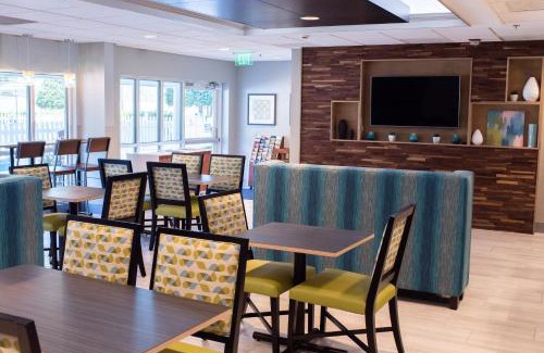 Conover Hotel | Holiday Inn Express Hotel & Suites Conover - Hickory Area by IHG