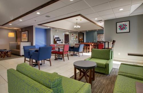 Lebanon Hotel | Holiday Inn Express Hotel & Suites Lebanon by IHG