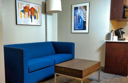 Oldsmar Hotel | Holiday Inn Express Hotel & Suites Tampa-Oldsmar by IHG
