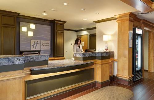 Warwick Hotel | Holiday Inn Express Hotel & Suites Warwick-Providence Airport by IHG