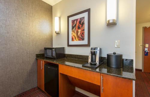 Auburn Hotel | Holiday Inn Express Hotel & Suites Auburn by IHG