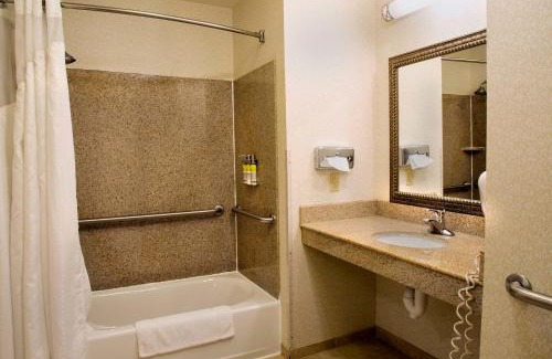 Center Hotel | Holiday Inn Express Hotel & Suites Center by IHG