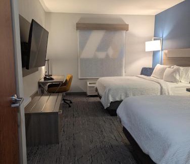 Loveland Hotel | Holiday Inn Express Hotel & Suites Loveland by IHG