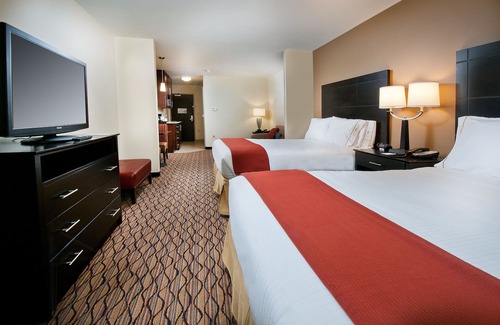 Pearsall Hotel | Holiday Inn Express Hotel & Suites Pearsall by IHG