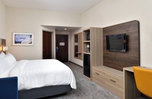 West Milton Hotel | Holiday Inn Express Lewisburg/New Columbia by IHG