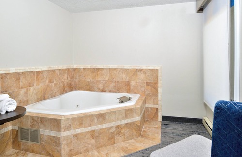 West Milton Hotel | Holiday Inn Express Lewisburg/New Columbia by IHG