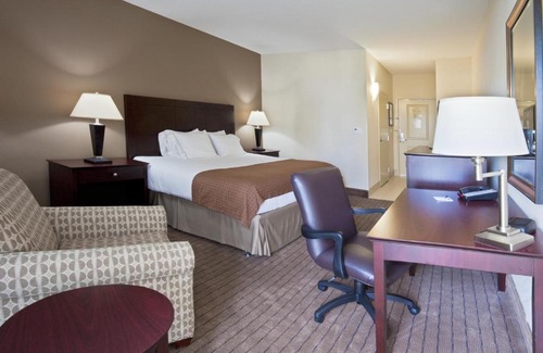 Juno Beach Hotel | Holiday Inn Express- North Palm Beach and IHG Hotel