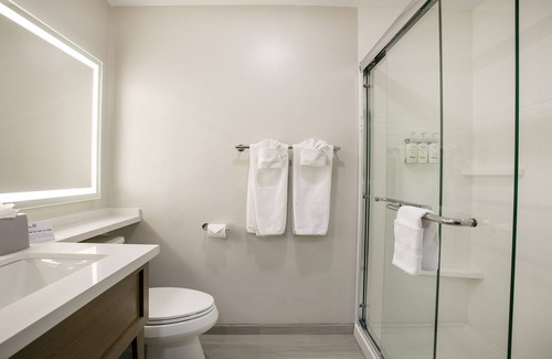 Juno Beach Hotel | Holiday Inn Express North Palm Beach-Oceanview by IHG