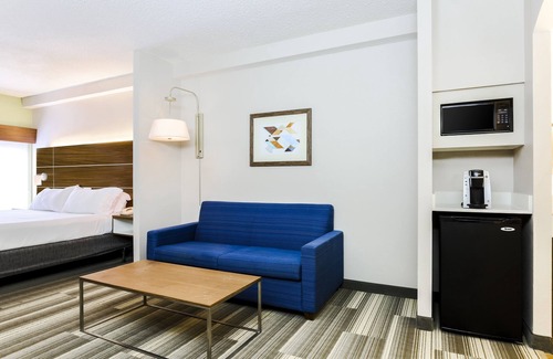 Oxford Valley Hotel | Holiday Inn Express Philadelphia NE - Langhorne by IHG