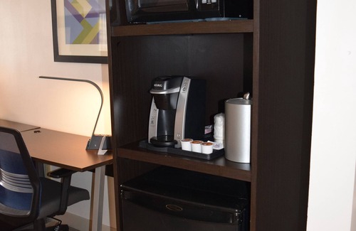 Bensalem Hotel | Holiday Inn Express Philadelphia NE - Bensalem by IHG