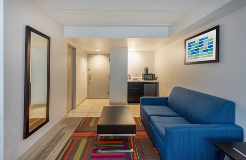 Bensalem Hotel | Holiday Inn Express Philadelphia NE - Bensalem by IHG