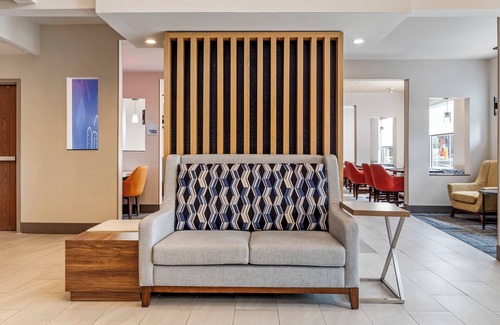 Homestead Hotel | Holiday Inn Express Pittsburgh East - Mall Area by IHG