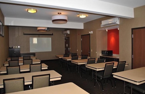 Homestead Hotel | Holiday Inn Express Pittsburgh East - Mall Area by IHG