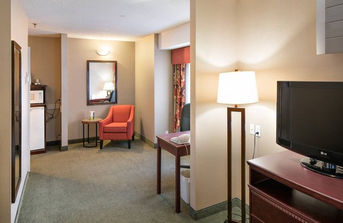 Red Deer Hotel | Holiday Inn Express Red Deer by IHG