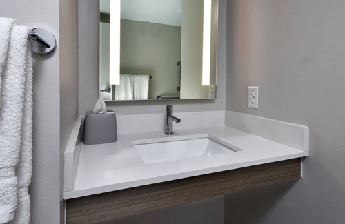 Innsbrook Hotel | Holiday Inn Express Richmond I-64 Short Pump Area by IHG