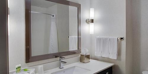 Sidney Hotel | Holiday Inn Express Sidney by IHG