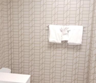 Gainesville Hotel | Holiday Inn Express & Suites Gainesville - Lake Lanier Area by IHG