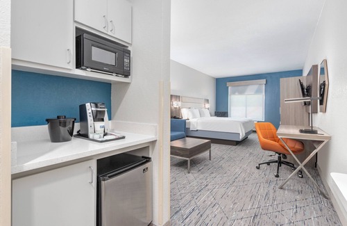 Little Rock Hotel | Holiday Inn Express & Suites Little Rock-West by IHG