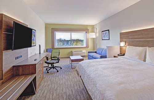 Charlotte Hotel | Holiday Inn Express & Suites Charlotte Southwest by IHG