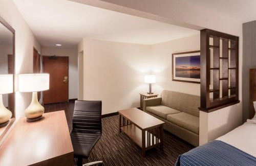 Carpinteria Hotel | Holiday Inn Express & Suites Carpinteria by IHG
