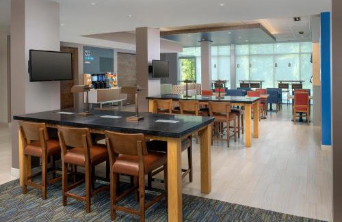 Kingsland Hotel | Holiday Inn Express & Suites Kingsland I-95-Naval Base Area by IHG