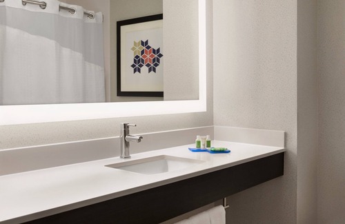 McAlester Hotel | Holiday Inn Express & Suites McAlester by IHG