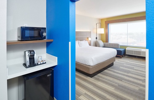 El Dorado West Hotel | Holiday Inn Express & Suites El Paso East-Loop 375 by IHG
