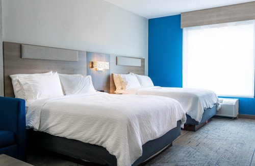 Hiawassee Hotel | Holiday Inn Express & Suites Hiawassee by IHG