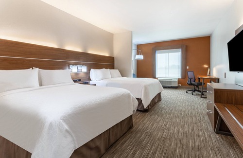 Kearney Hotel | Holiday Inn Express & Suites Kearney by IHG