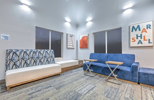 Marshall Hotel | Holiday Inn Express & Suites Marshall by IHG
