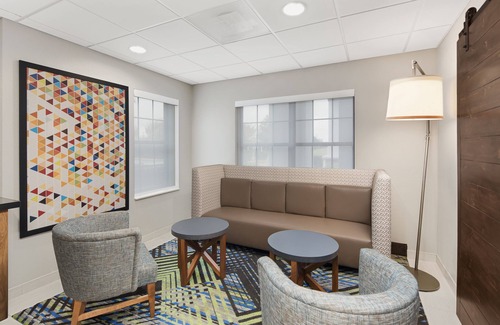 Byron Hotel | Holiday Inn Express & Suites Byron by IHG