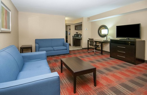 Jackson Hotel | Holiday Inn Express & Suites Jackson Downtown - Coliseum by IHG