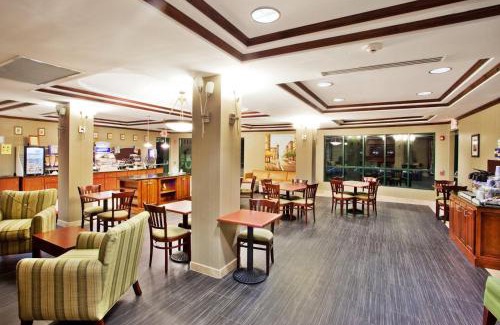 Macon Hotel | Holiday Inn Express & Suites Macon - I-475 by IHG