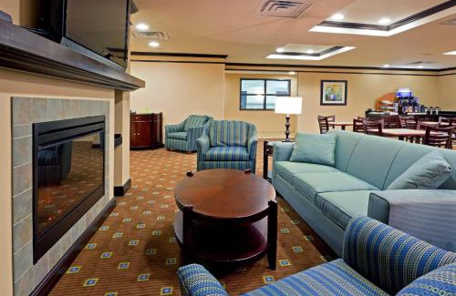 Cicero Hotel | Holiday Inn Express & Suites Syracuse North - Airport Area by IHG