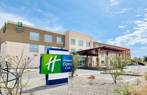 Blythe Hotel | Holiday Inn Express & Suites Blythe by IHG