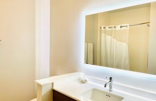 Blythe Hotel | Holiday Inn Express & Suites Blythe by IHG