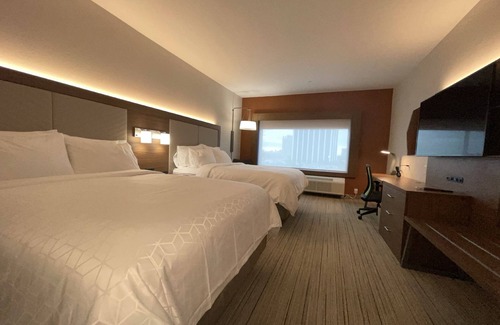 Dallas Hotel | Holiday Inn Express & Suites Dallas Central Market Center by IHG