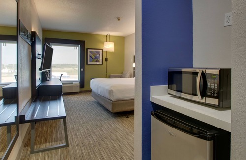 Lebanon Hotel | Holiday Inn Express & Suites Lebanon by IHG