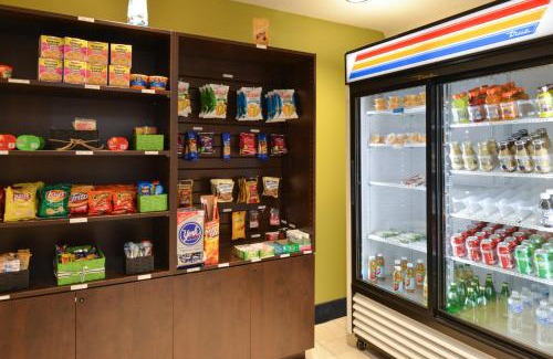 Southeast Raleigh Hotel | Holiday Inn Express & Suites Raleigh NE - Medical Ctr Area by IHG