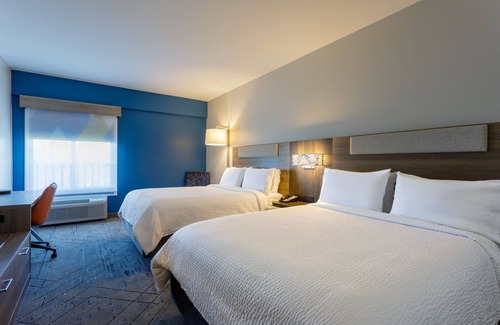 Temple Terrace Hotel | Holiday Inn Express Tampa N I-75 - University Area by IHG