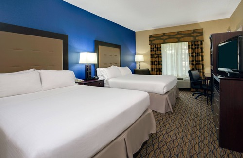 East Brunswick Hotel | Holiday Inn Express Tower Center by IHG