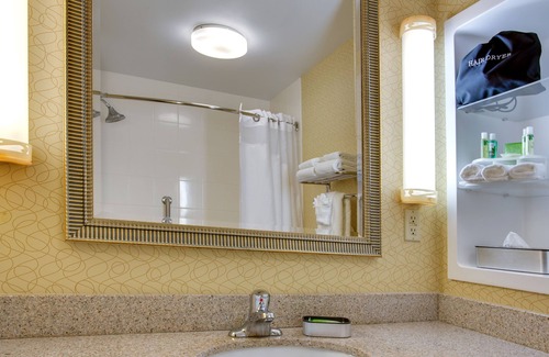 East Brunswick Hotel | Holiday Inn Express Tower Center by IHG