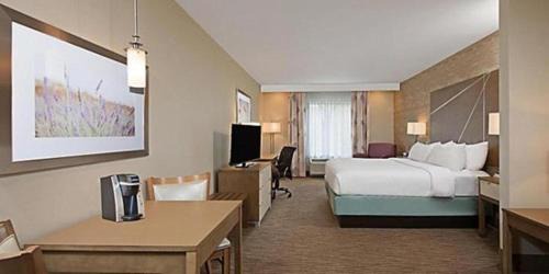 New Cumberland Hotel | Holiday Inn Express & Suites New Cumberland by IHG