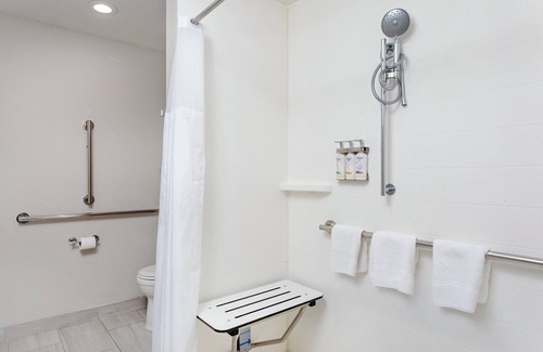 National Gardens Hotel | Holiday Inn Express & Suites Ormond Beach - North Daytona by IHG