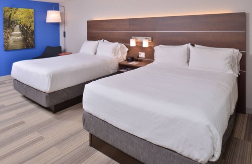 Stevens Point Hotel | Holiday Inn Express and Suites Stevens Point by IHG