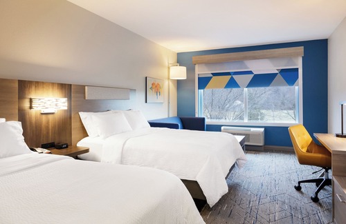 Pleasant Valley Hotel | Holiday Inn Express Vancouver North - Salmon Creek by IHG