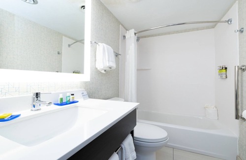 Dent Hotel | Holiday Inn Express West Cincinnati by IHG
